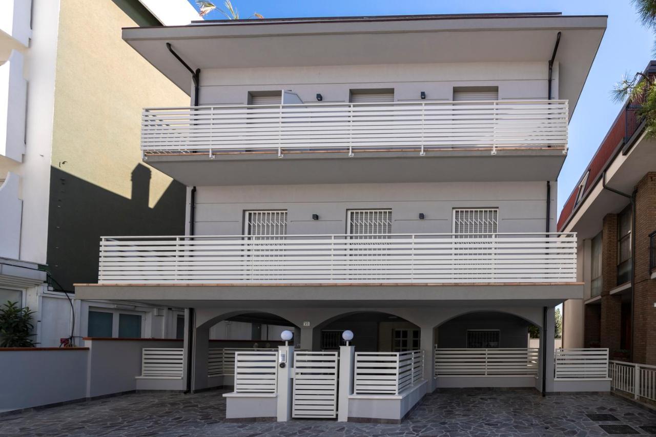 Casa Plauto Attico Senza Cucina Without Kichen Leilighet Bellaria-Igea Marina Eksteriør bilde